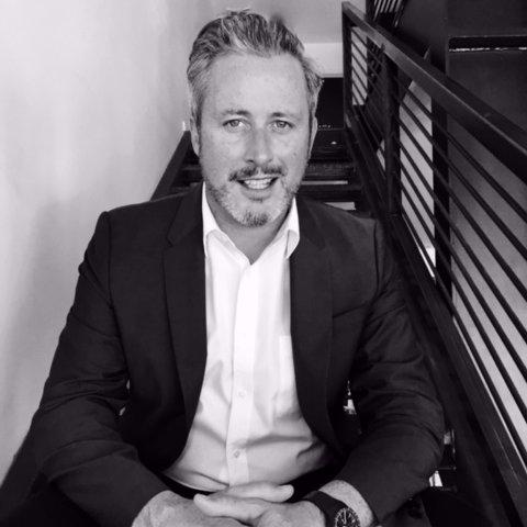 A Scotsman managing luxury residences in New York and LA and now Scottsdale. Liaising with staff, vendors, and much more