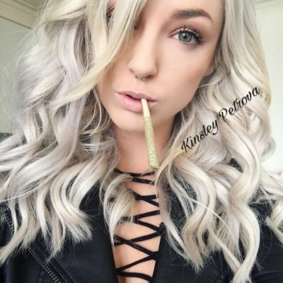 kinslcy's profile picture. naturally fucked up 24/7