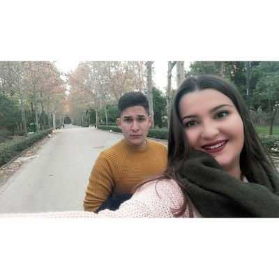 Escucha, sonrie, asiente y luego haz la misma jodida cosa que ibas hacer de todos modos. XVII ¿Quien lo hubiera pensado? ¿ella? La mujer ideal. JAM ❤