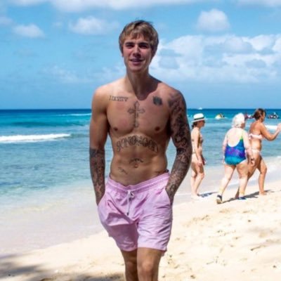 grupo de beliebers na DM, se quiser, menciona ou chama lá