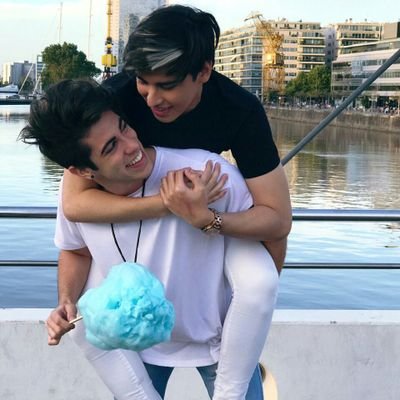 las palabras se tatúan en el corazón y se reflejan en el alma. 💕
Ciudad de Guatemala 🌾
shippeando Divalejo 24/7 ✌👬