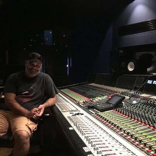 Music Producer/Songwriter/Mentor/Aspiring Entrepreneur
Love spending time with family and friends.
CEO at soundandsoul music