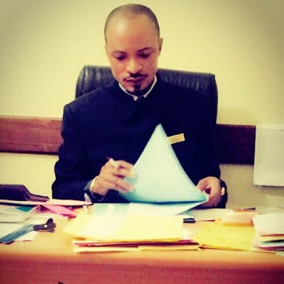 Spécialiste en DIH ,Élaboration, Conception et Gestion des projets , Juriste, Politologue de formation et Cadre à la DGDA. Ancien et consultant dans les ONG@