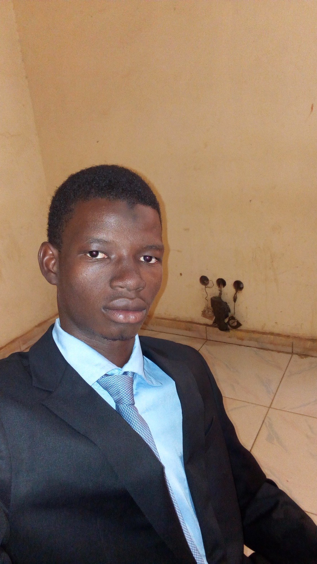 IbrahimToune's profile picture. Commerçant