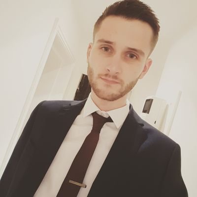 Tech enthusiast /computer nerd/miracle worker by day, Ice Hockey fanatic by night.
Nottingham Panthers and Philadelphia Flyers