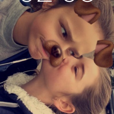 vikielol36's profile picture. Si ton cœur ne bat plus je te donnerais le mien de toute façon sans toi il ne me sert à rien #chloe.gomree ❤️