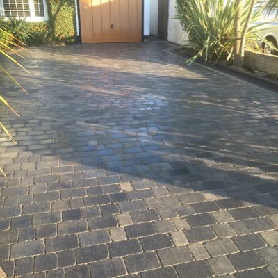 Parkview Pavers and Landscapers, pride ourselves on our reliability, professional quality and reasonable prices. Park view Paving offer 10 Year Guarantee
