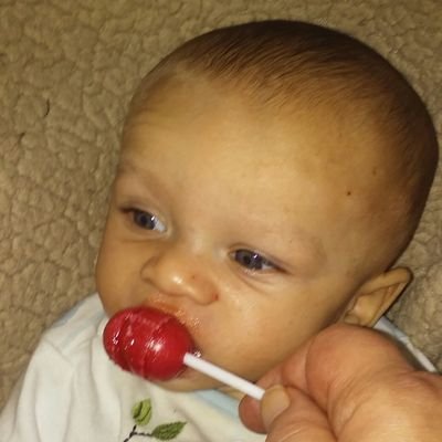 Hi :)  mom of four,grandma of https://t.co/U0qcLpgybJ recipes,religious tweets,and follow the news.