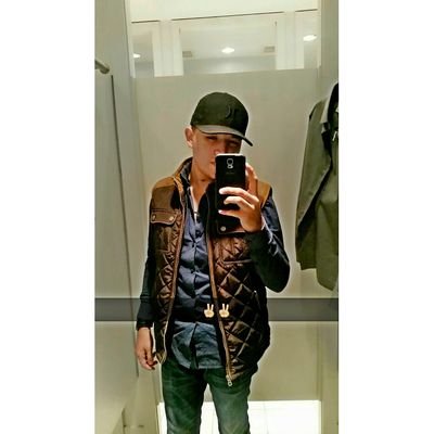Profile Picture of JONATHAN LUCERO ✌ (@jonnycrdv) on Twitter