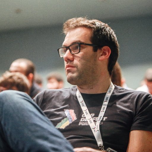 WebRTC and Web evangelist. Loves cinema and trips that start at the airport