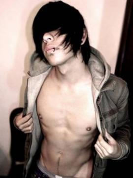 that_guy_18's profile picture. I'm Mac Young. but my friends call me MAcyou, Favorite music is Rock/Screamo/Hardcore. Not Emo but i have my style up :D