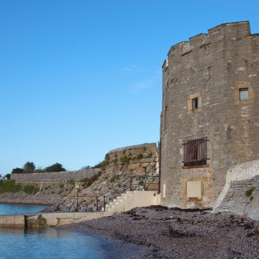 Small indepentant restaurant. Set in 15c fortified tower overlooking plymouth sound & Drake's Island.