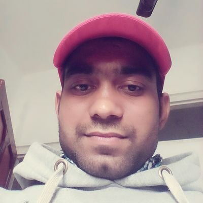 गन्तव्य बिहिन एउटा बटुवा म 🚶♂️🚶♂️🚶♂️उदेस्ये अनेक तर बास्तबिकता के थाहा छैन🙄🙄अन्धकार यो सोवार्थी दुनिया मा जिन्दगि धकाली धकाली बिताइरहेको म एउटा चित्र मात्र🙏