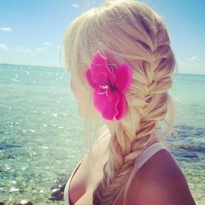 Lively, cheerful, like travel, like sports, make friends, share happy shopping!