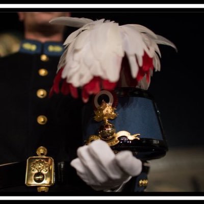 Que dieu bénisse la FRANCE et nos soldats.Patriote , Français et fière de l'être .