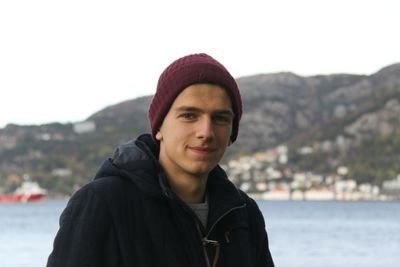 Larocceau's profile picture. 