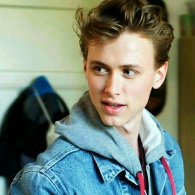 nefelibataRPG's profile picture. livet er nå