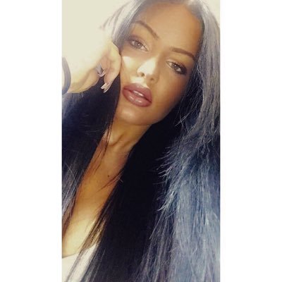 sarahsherrifff's profile picture. pretty might open doors but intellect lets you in. IG: @sarahsherriff