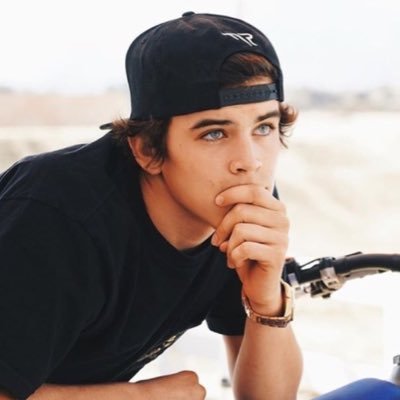 Hayes Grier Spain (@UpdatesHayesSP) | Twitter Hayes Grier Spain (@UpdatesHayesSP) | Twitter - 400 x 400 jpeg 24kB