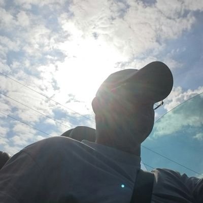I'm a 43 years old male from Budapest, Hungary. I love sex. Imàdom a mocskos, nedves szexet. Beszéljünk róla, csináljuk.