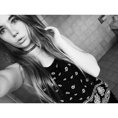 Amzy_18122002's profile picture. Music