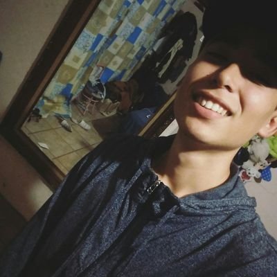 Erickmendoch's profile picture. 👻:erickemch  ❤🍔❤
