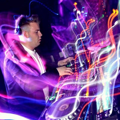 Drum & Bass DJ from Hampshire (UK). Resident DJ for Major Bass, Headrush & Bedlam - All work uploaded to soundcloud. Bookings - dmiillsss@gmail.com