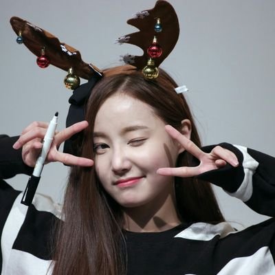 MOMOLAND YEONWOO