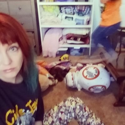 Drinker of excellent beer and shitty wine. Mother of Hop Tart-lette, I love dogs, hockey, new Dr Who, old punk, Minus the Bear and beards.