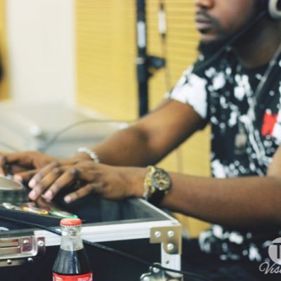 Radio & Club DJ | Prince of Afrobeats | #F2D | @MistaF2DSilva's Official DJ | djjinglez@live.co.uk