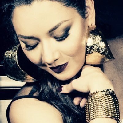 Este Club de @nadiamusica tiene la finalidad de compartir Fotos, Videos y Notas con todos los Fans del Mundo. CD #BesameMucho a la Venta Físico y Digital