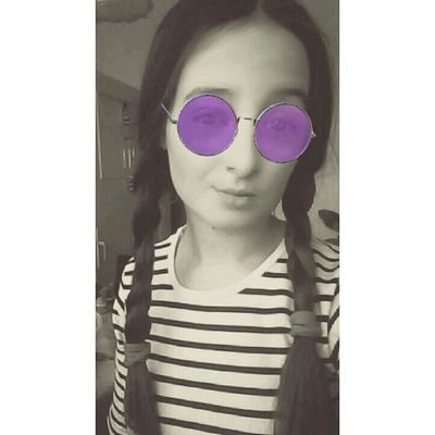 My name is Gabriela! I'm Bulgarian! I lovely doger🐶! Love food🍌fashion👠music👑YouTube💖Treat you better my favorite song❤
