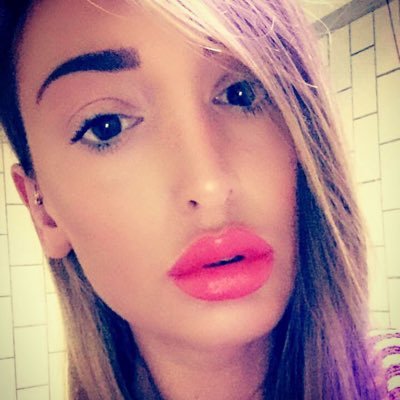 Mother of 2 . Irish / Hungarian . Gemini . PT comedian . Sushi lover . Workaholic #fashion #retail #recruitmentconsultant @stephanieharki5