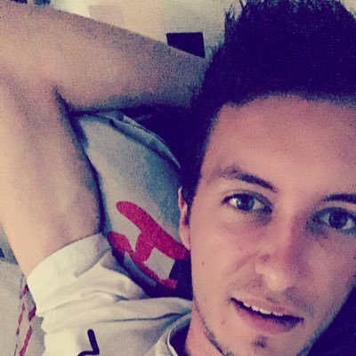 ✨Un gars qui traite une fille comme une princesse est né et a grandi dans les bras d'une reine ✨ [Mayenne 53] Follow Back 👍🏽 Snap : totojunio53 👌🏽