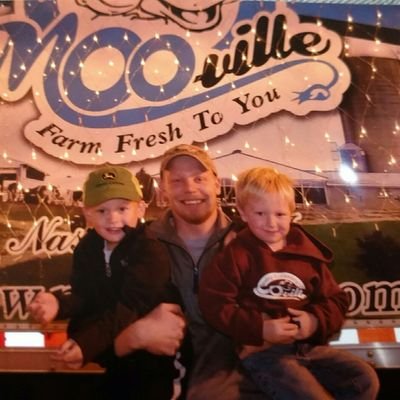 levidorp's profile picture. works at MOO-ville and Westvale-view Dairy. Loves cows.