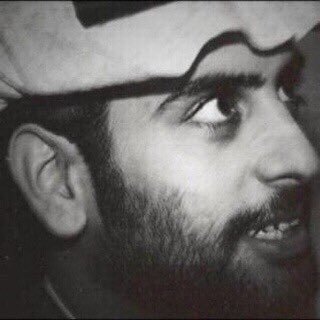 وقفتك تهز الغزل هز..ماكنها الا وقفة عتيبه.