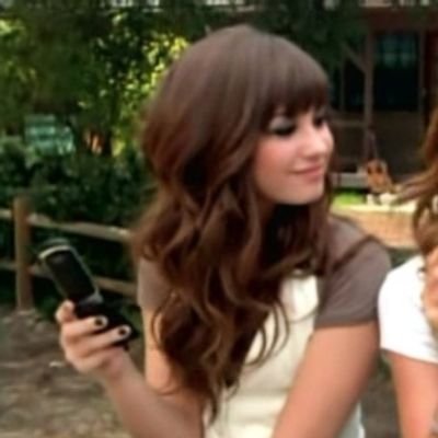 dldefences's profile picture. twitter feito com a intençao de arrecadar votos para a votaçao!!✨ #iHeartAwards #BestFanArmy #Lovatics