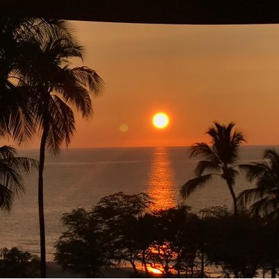 friendly0205's profile picture. 歌/花/卓球/あそびあーと☆こども劇場いるま/作詞作曲/小説/ダイエット/刺繍/声楽/短歌・俳句・川柳。３児の母。長女家族は横浜。2023.6生まれの孫娘。次女家族は宇都宮2021.6,2022.12生まれの孫息子達。息子夫婦は世田谷区。2024.10に結婚式。