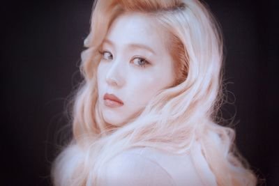 wishtree_0408's profile picture. 