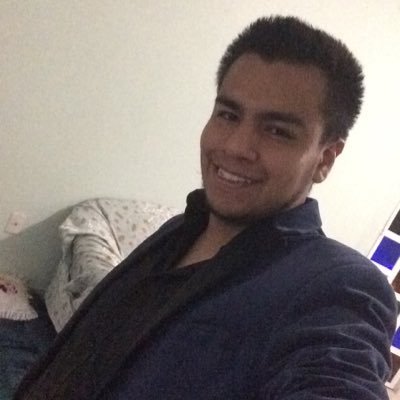 Estudiante de la Escuela Bancaria Comercial, Soy muy sociable, Me gusta leer, escuchar música, la política, salir con mis amigos.