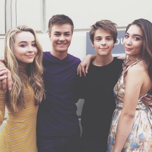 I LOVE GIRL MEETS WORLD AND NO ONE ELSE IS AND I WOULD DIE IF I MEET THEM IN REAL LIFE ME AND MY BFF ARE CLOSER BECAUSE OF THIS SHOW AND NEVER ENDING LOVE TO IT