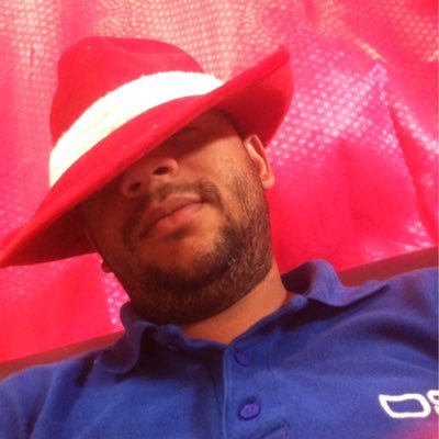 apple_salva's profile picture. una persona que me gusta alludar akien se lo merece