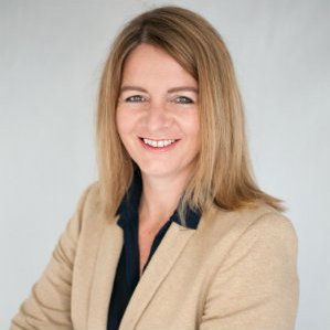 Digital marcomms expert at @EvoIveMarketing a Google partner agency. B2B Chartered Marketer. Love SEO, content creation, lead gen... and cake!