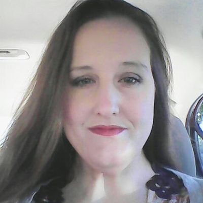 Not your average female! Avid Ohio State Buckeyes Fan, love football and sadly a Colts fan.
Absolutely adore all beauty products including skincare and makeup