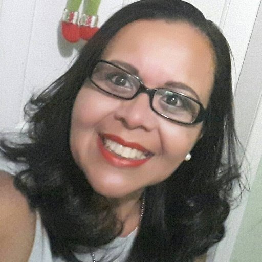 Gosto de viajar, estudar, ouvir, aprender, estar em familia e trabalhar. Sou imensamente agradecida a Deus por tudo que Ele tem me proporcionado.