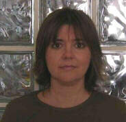 I love art, books, textiles, embroidery, languages, travels, cooking...
I livein Milano, Italy