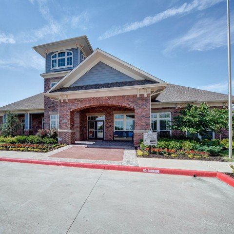 Liberty Pointe Apartments is a luxurious community in Southeast Oklahoma City offering designer 1, 2 & 3-bedroom homes.