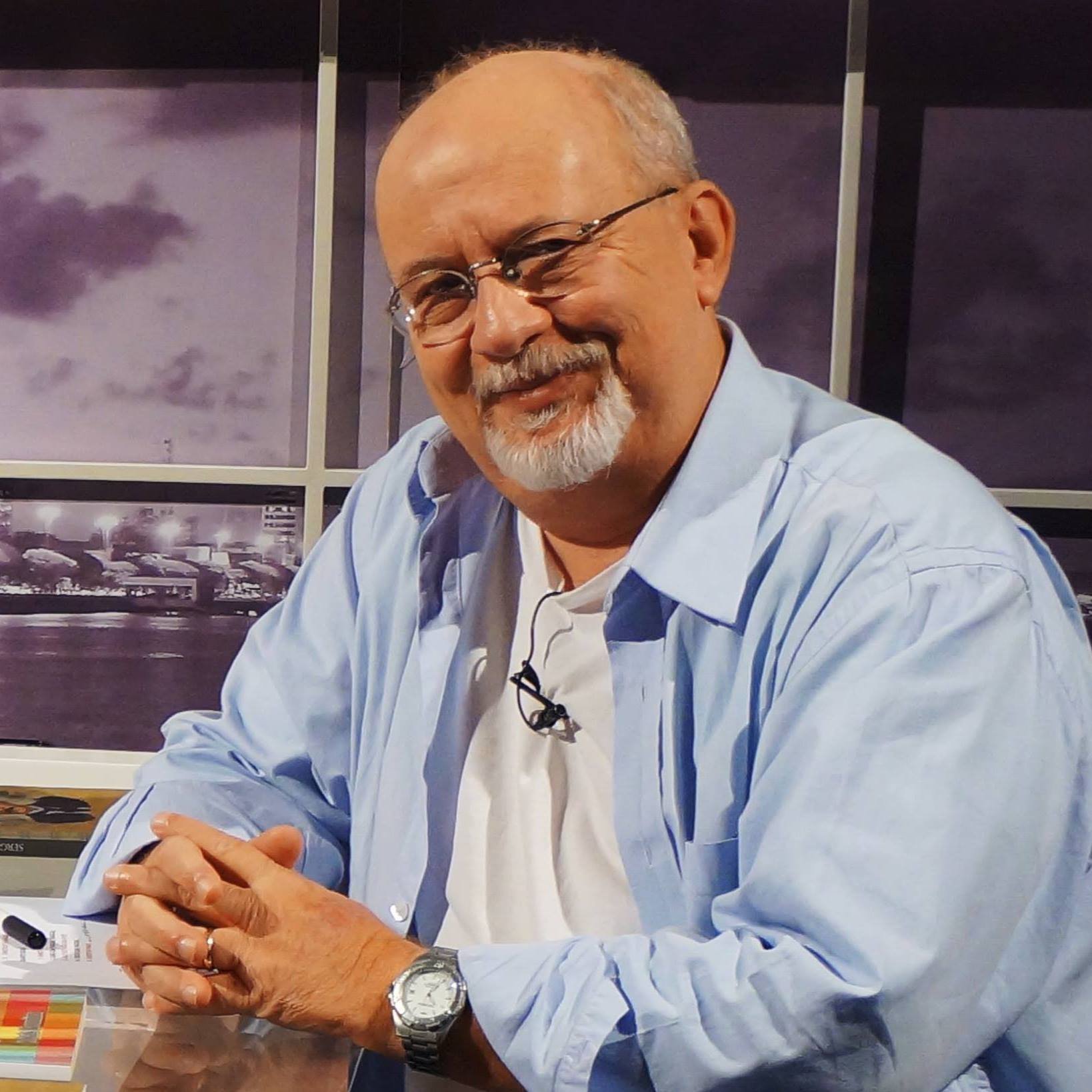 Jornalista | documentarista ! Apresentador do Programa