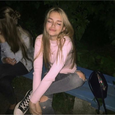 ririhugme's profile picture. flying to Neverland.✈️