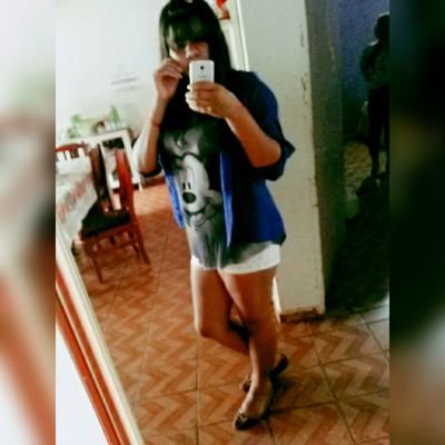 jessyliesfour's profile picture. morena